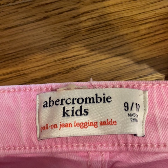 2 pairs abercrombie kids white and pink jeans - Picture 11 of 11